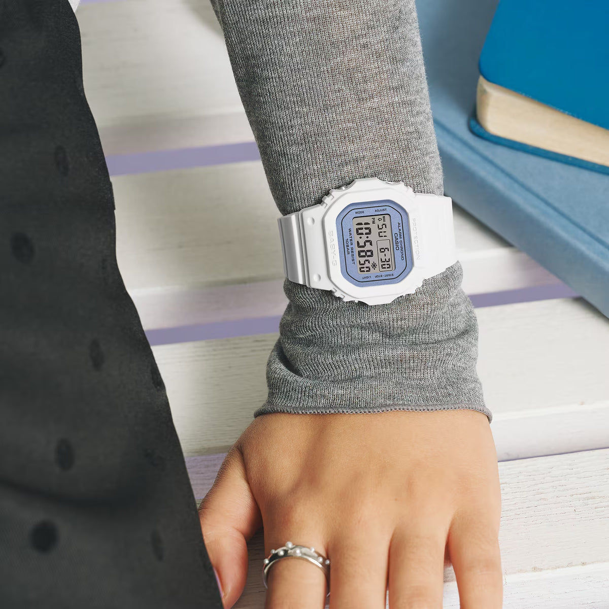 Casio Baby-G BGD-565SC-2B Damenuhr Weiß
