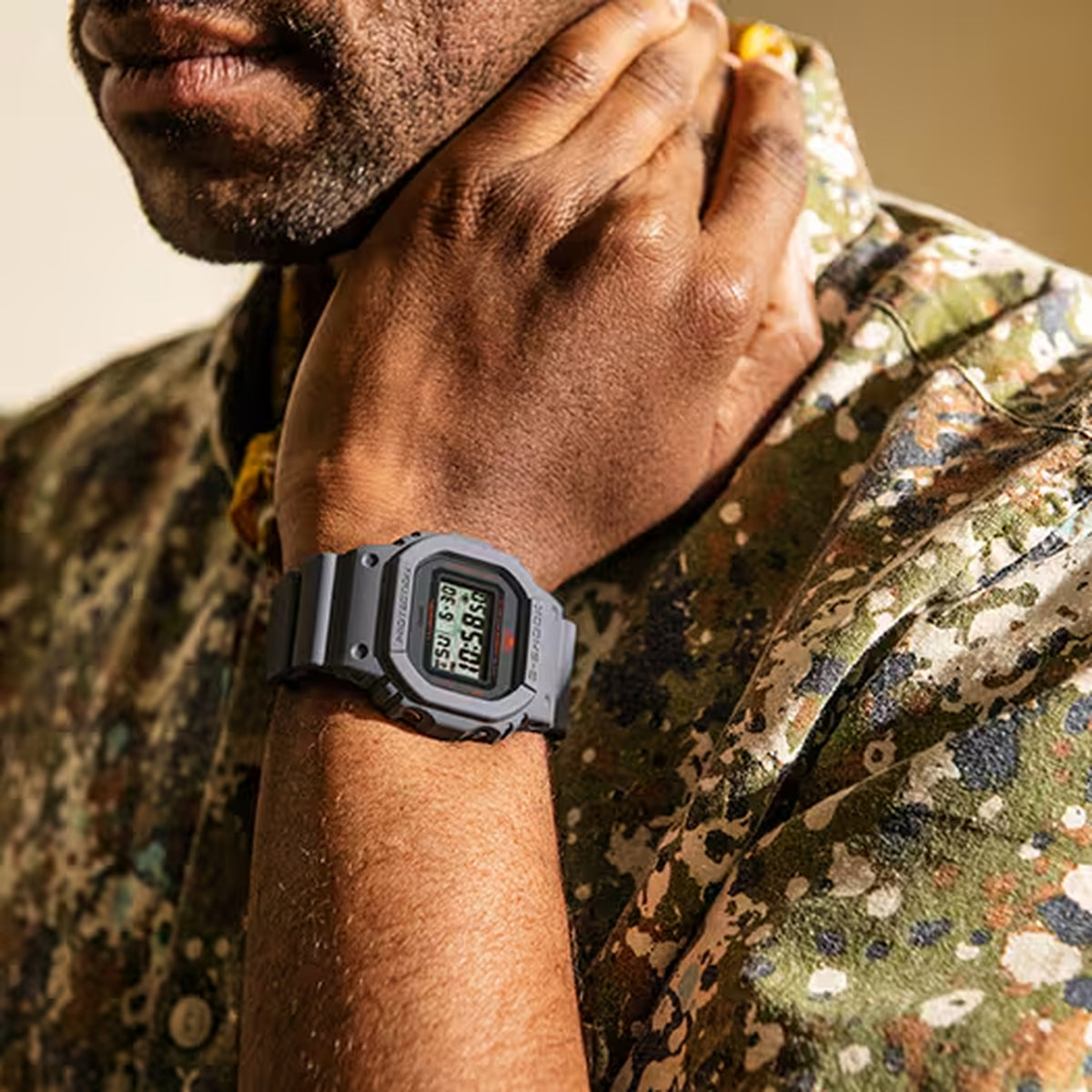Casio G-Shock DW-5600MNT-8 Herrenuhr Grau