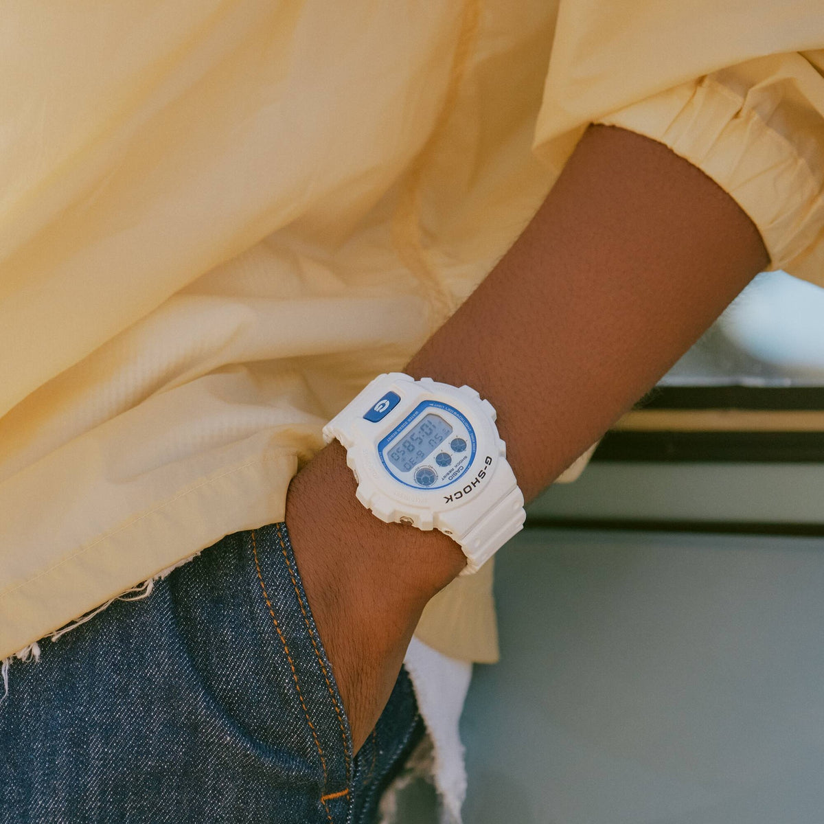 Casio G-Shock DW-6900HDS-7 Herrenuhr Weiß Blau