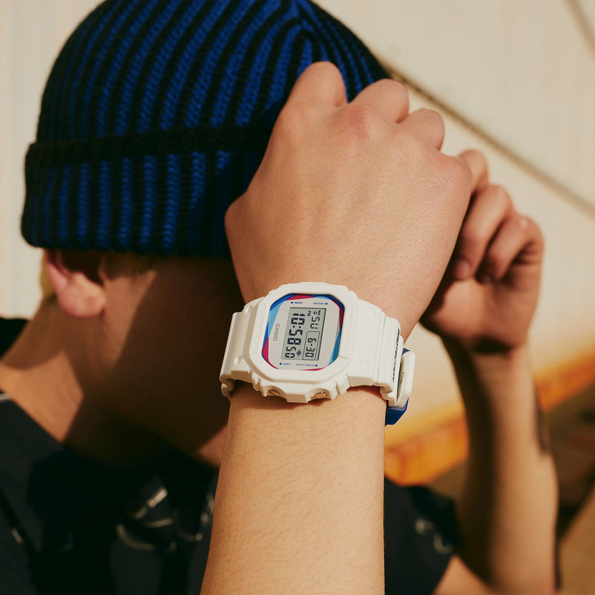 Casio G-Shock DWE-5600PR-2 Herrenuhr Bunt