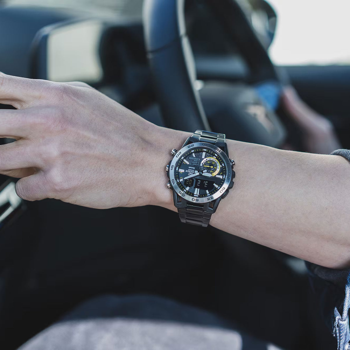 Montre Casio Edifice Sospensione ECB-40DC-1A Bluetooth Analogique / Digitale Noir