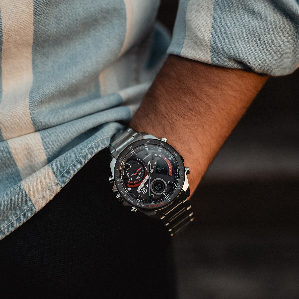 Montre Casio Edifice ECB-900DB-1A Homme Argenté Noir Rouge