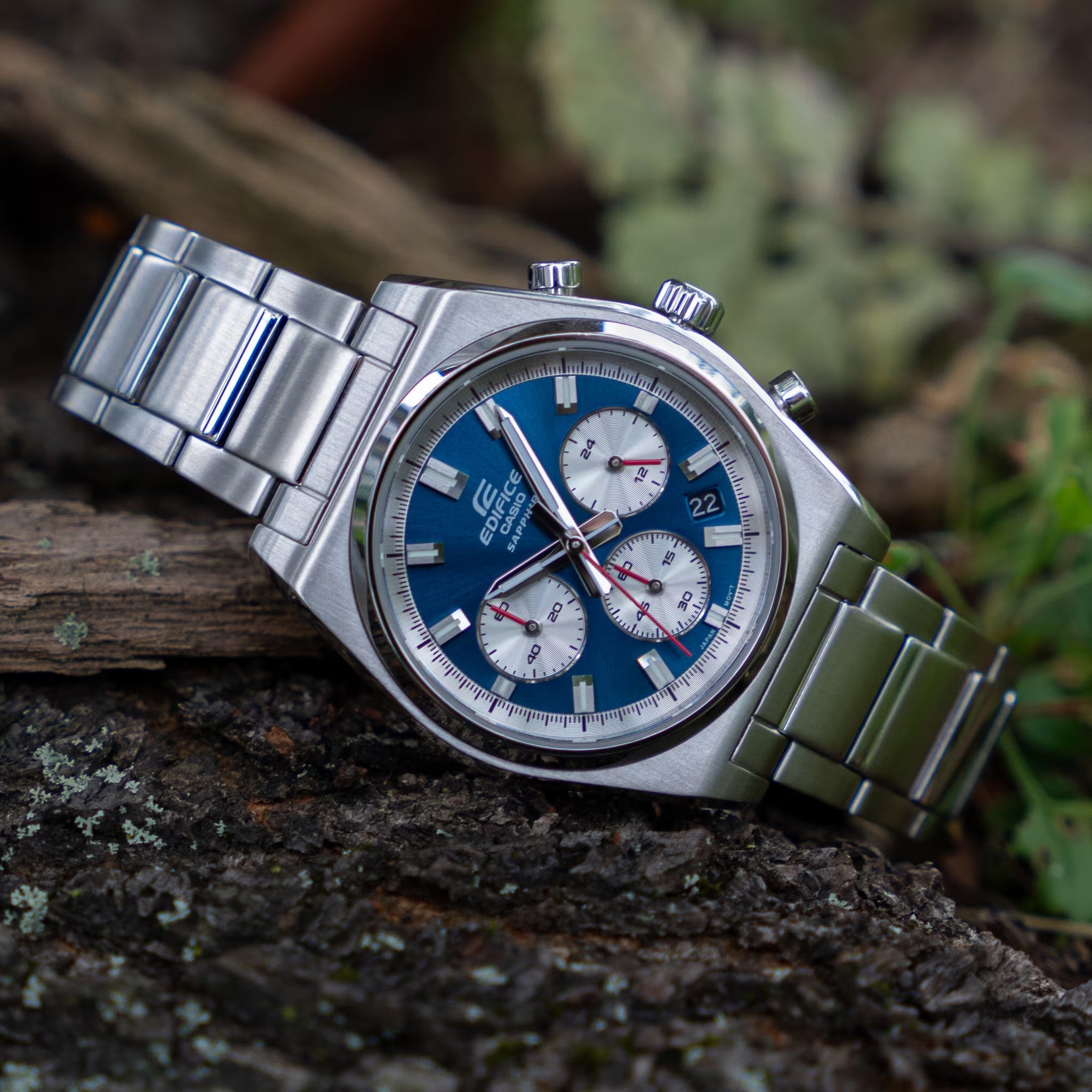 Casio Edifice EFB-730D-2A Herrenuhr Silber Blau