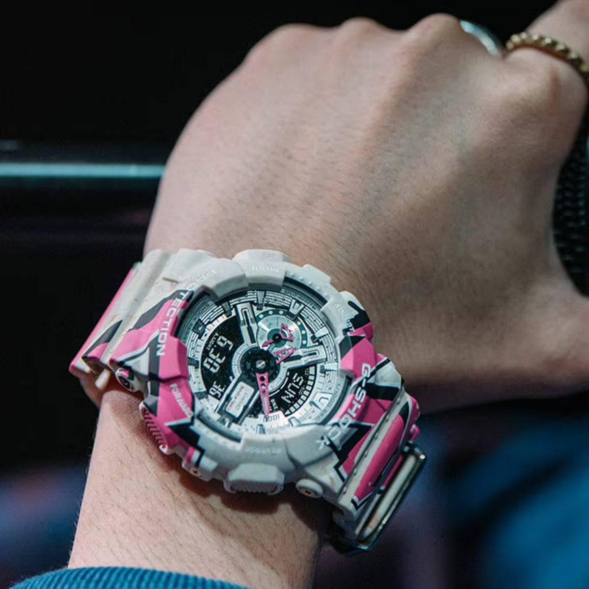 Casio G-Shock GA-110SS-1A Herrenuhr Beige Rosa