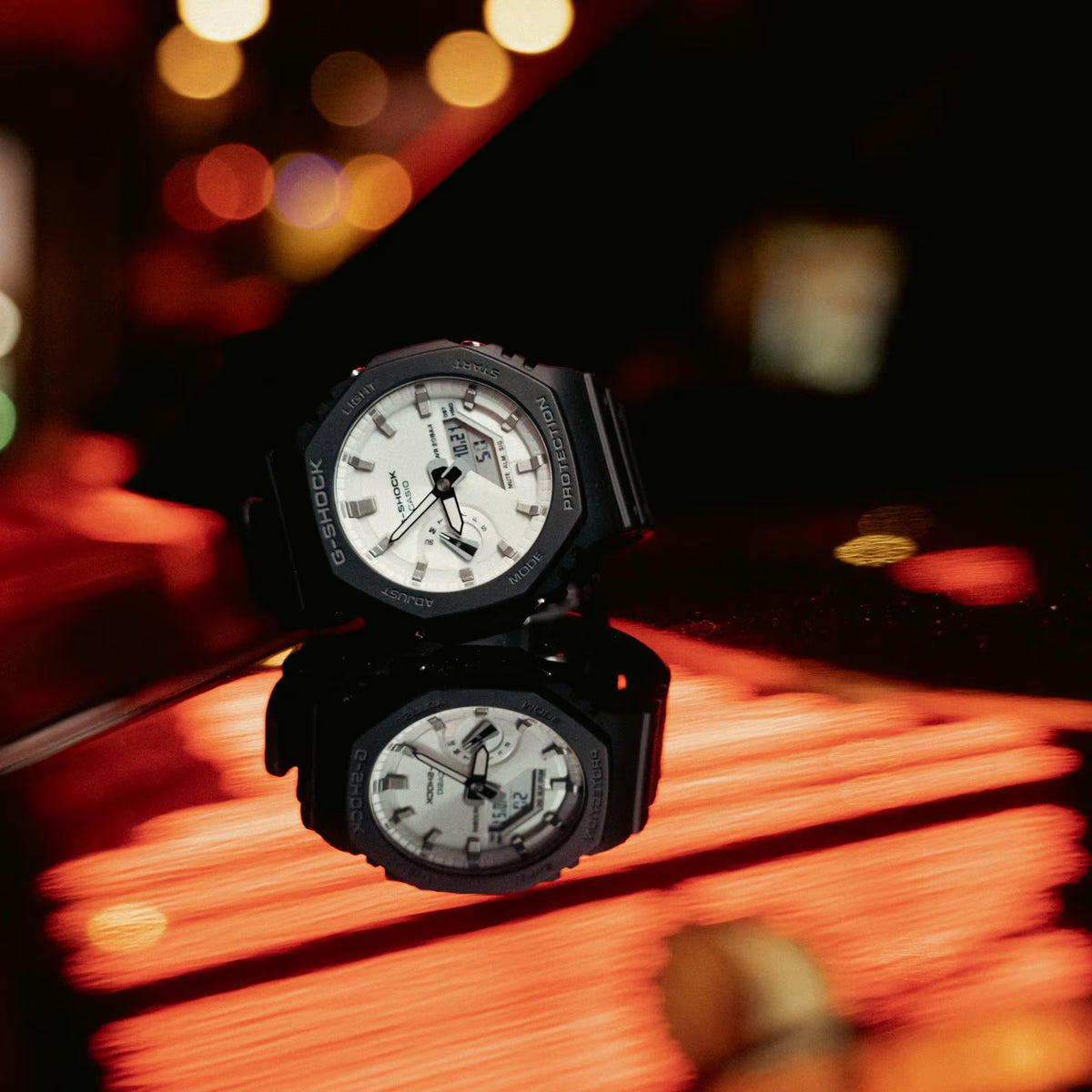 Casio G-Shock GA-2100WD-1A Herrenuhr Schwarz Weiß