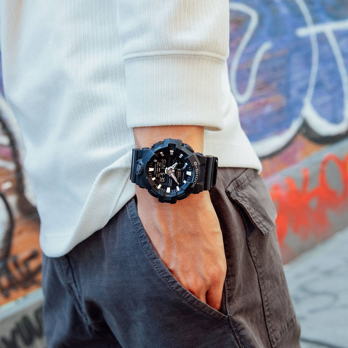 Casio G-Shock GA-700-1B Herrenuhr Schwarz