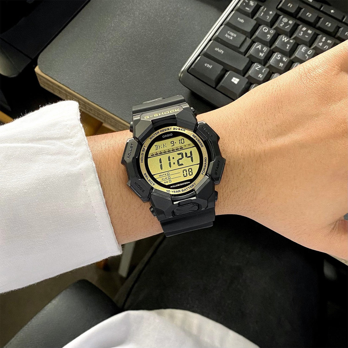 Casio G-Shock GD-010GB-1A9 Herrenuhr Schwarz Gold