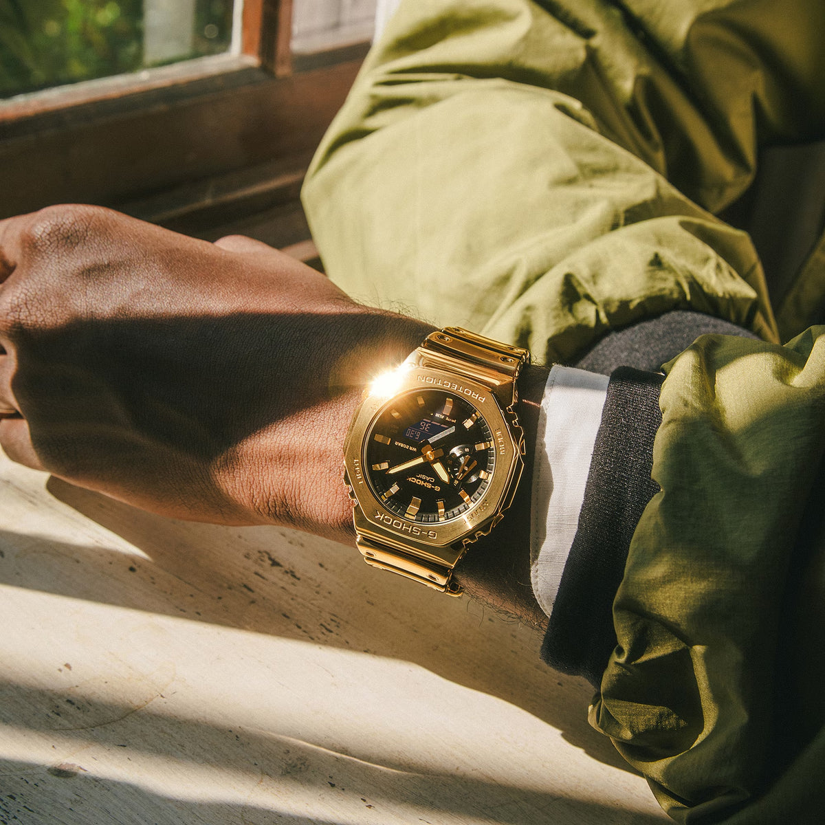 Casio G-Shock GM-2100YMG-9A Herrenuhr Gold Schwarz