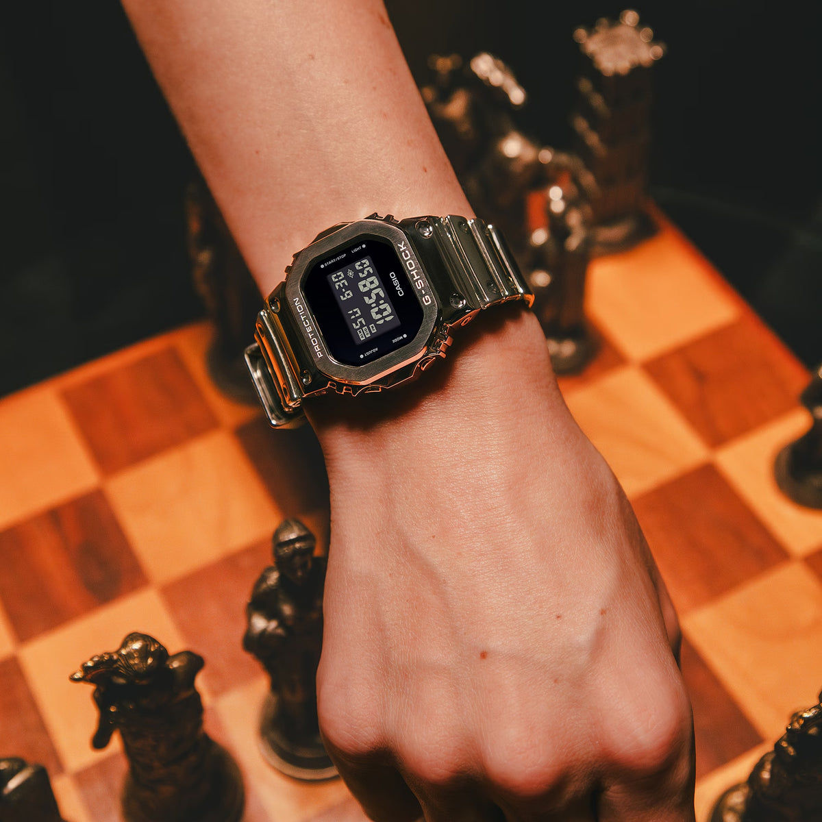 Casio G-Shock GM-5600YM-8 Herrenuhr Silber Schwarz