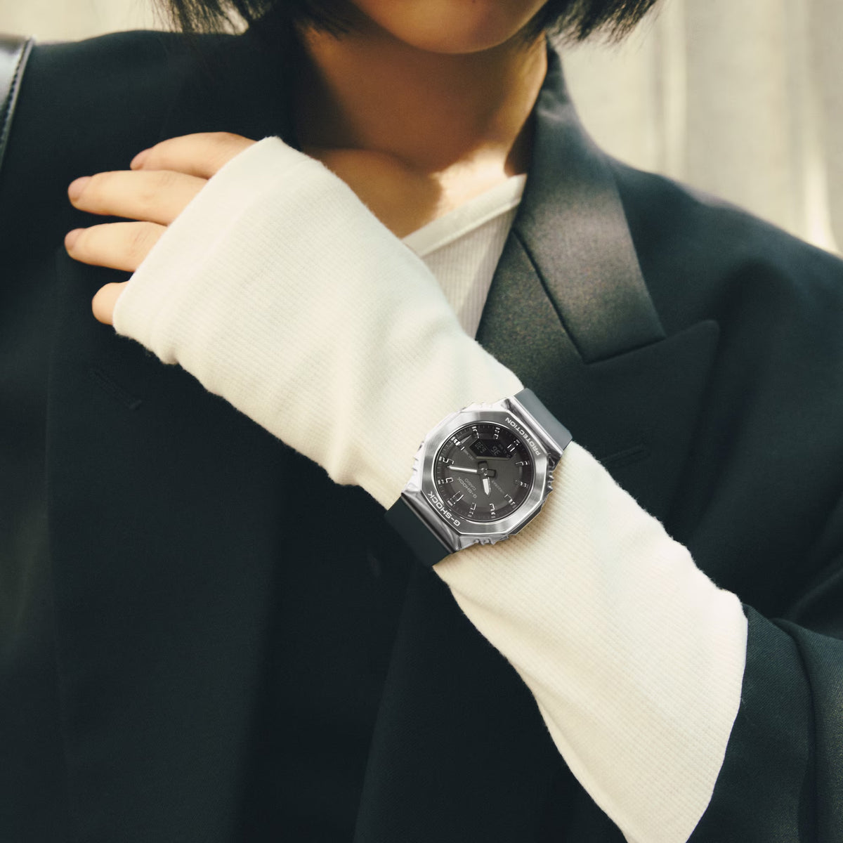 Casio G-Shock GM-S2110-1A1 Damenuhr Silber Schwarz