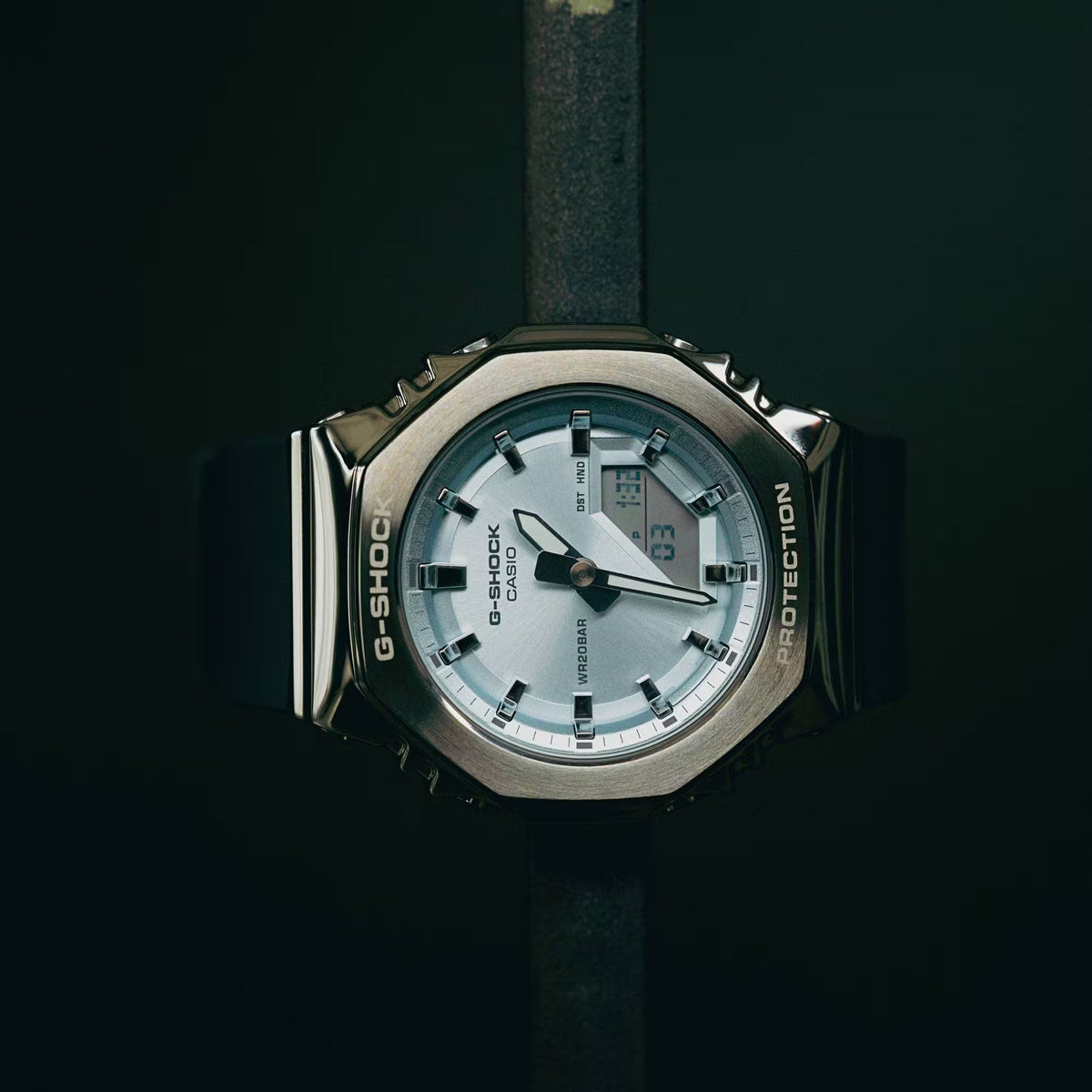 Casio G-Shock GM-S2110-2A Damenuhr Silberfarben Blau