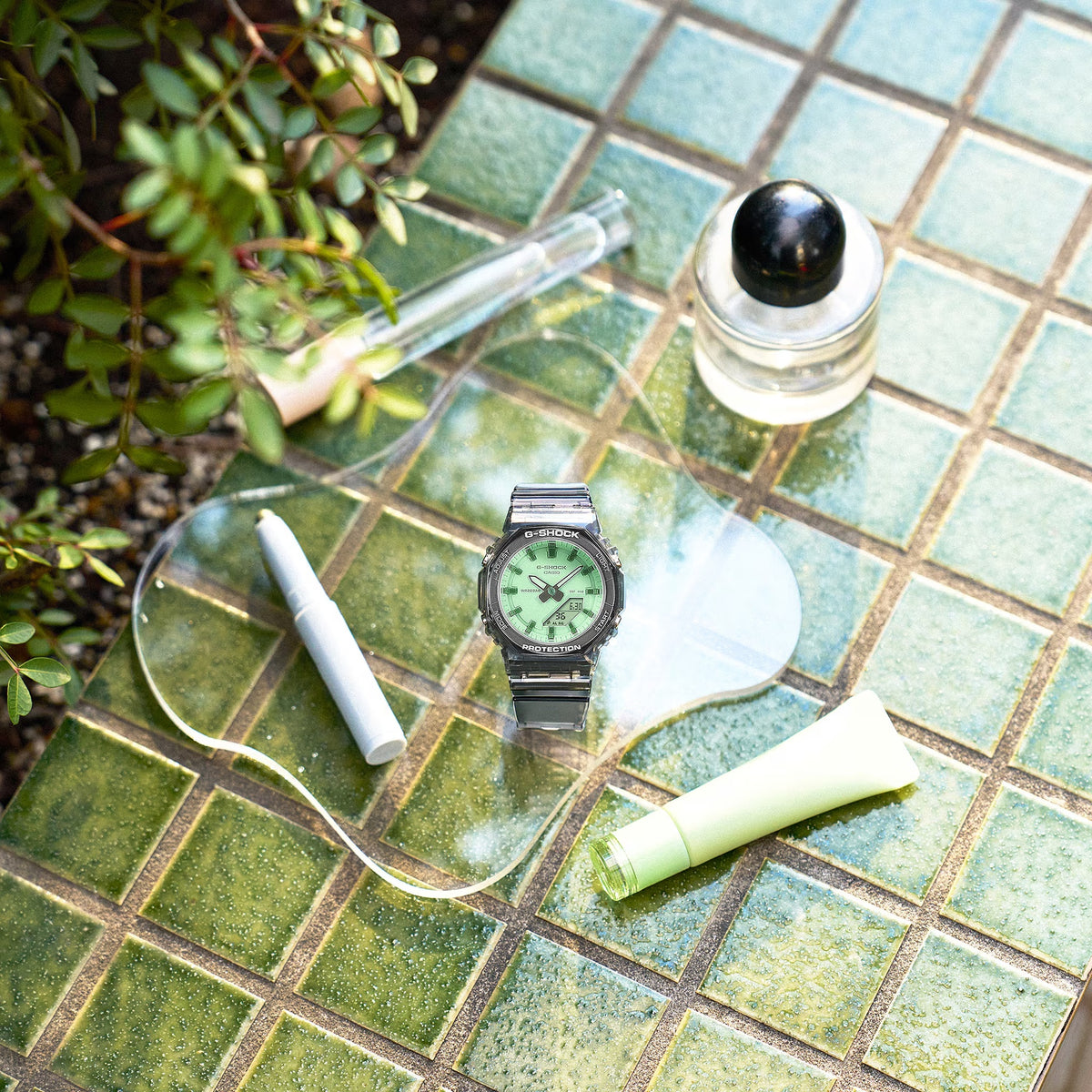 Casio G-Shock GMA-P2100SR-1A Damen-Uhr Schwarz Grün