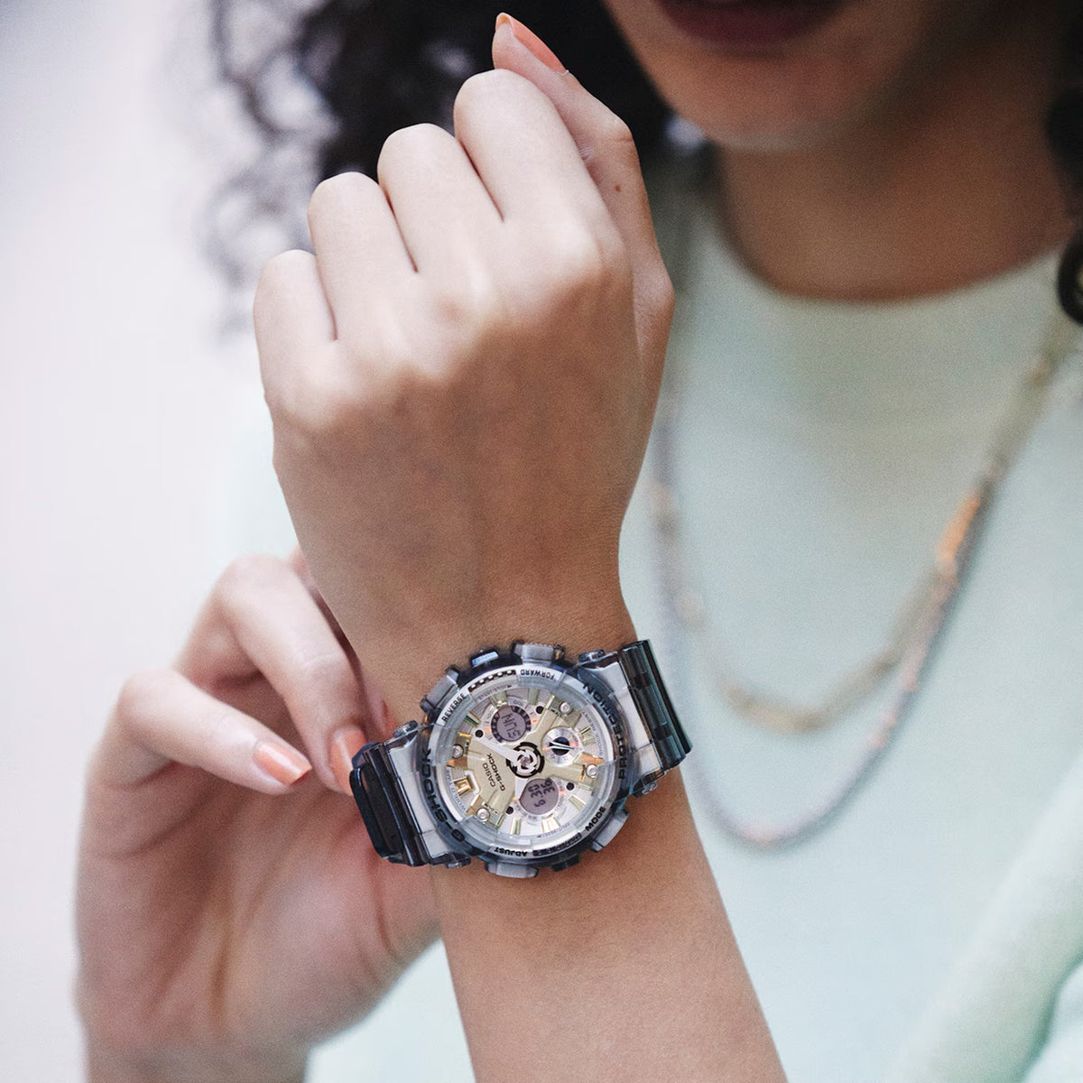 Casio G-Shock GMA-S120GS-8A Damenuhr Transparentes Grau