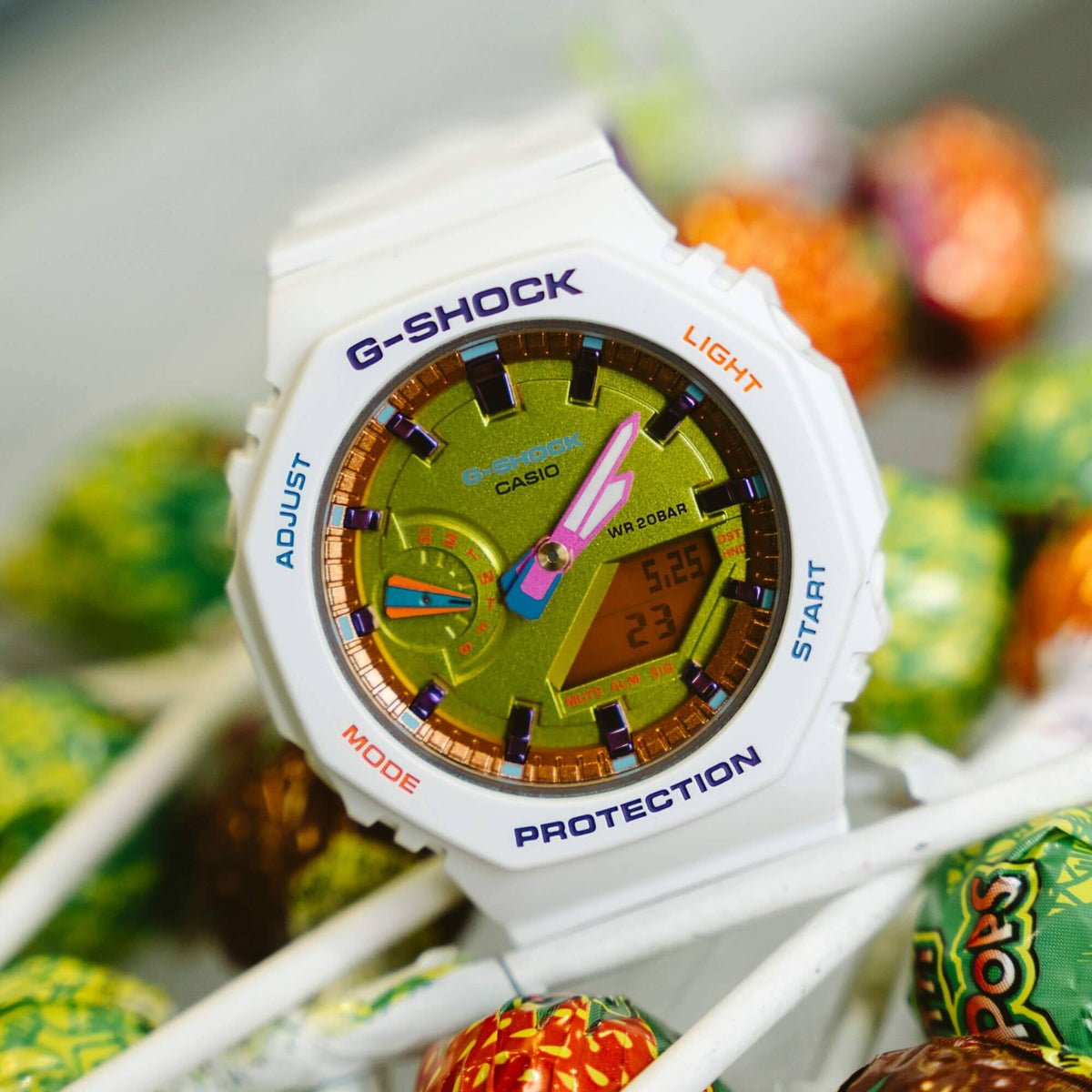 Casio G-Shock Damenuhr GMA-S2100BS-7A Weiß Mehrfarbig