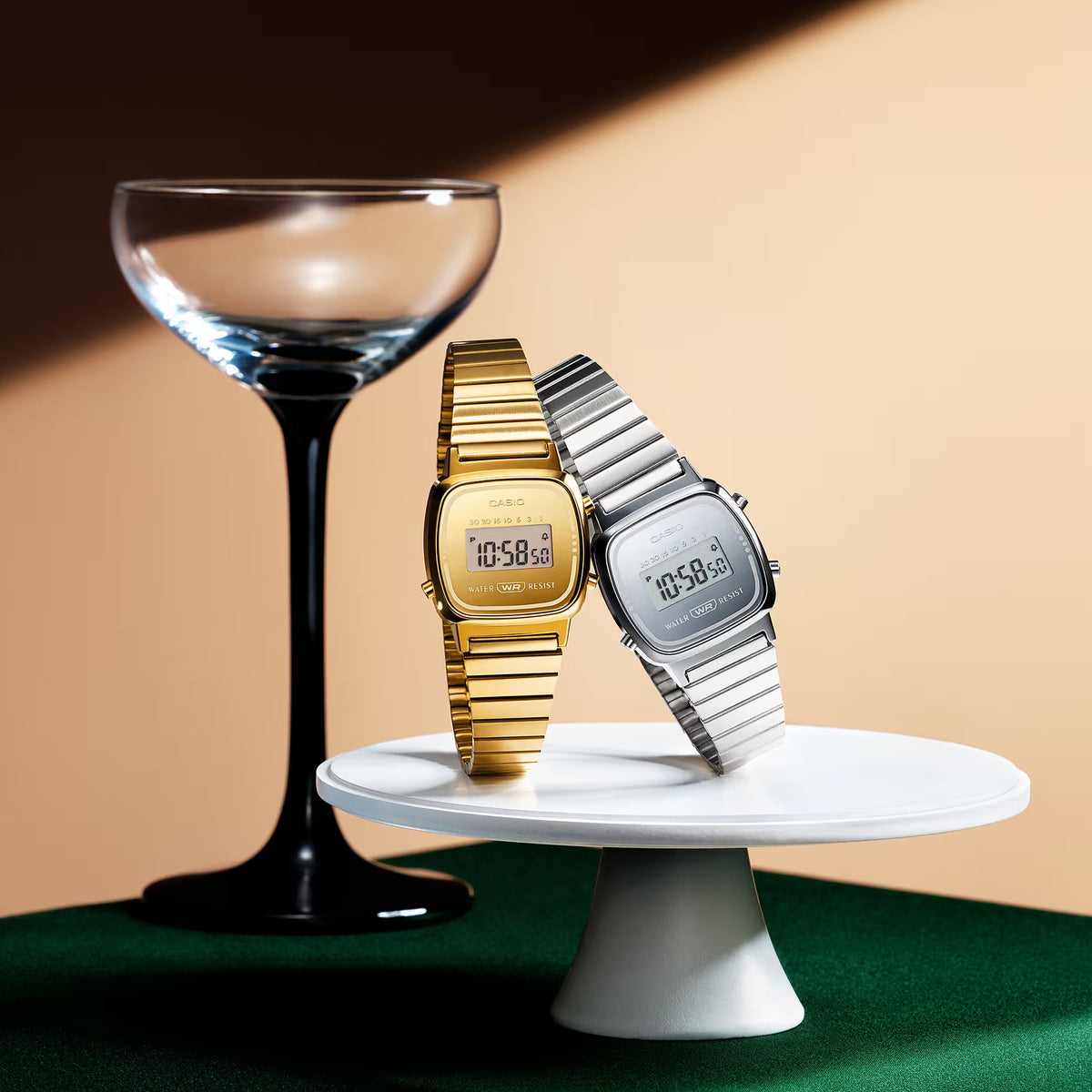 Montre Casio Vintage LA670WES-7A Digitale Argenté Femme