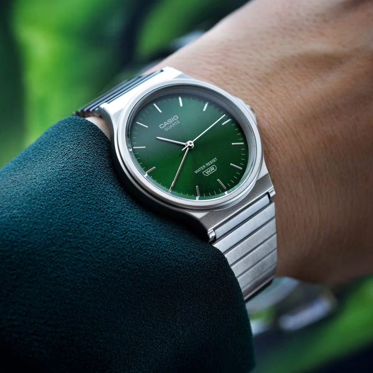 Casio Vintage MQ-24DA-3A Men's Green Watch