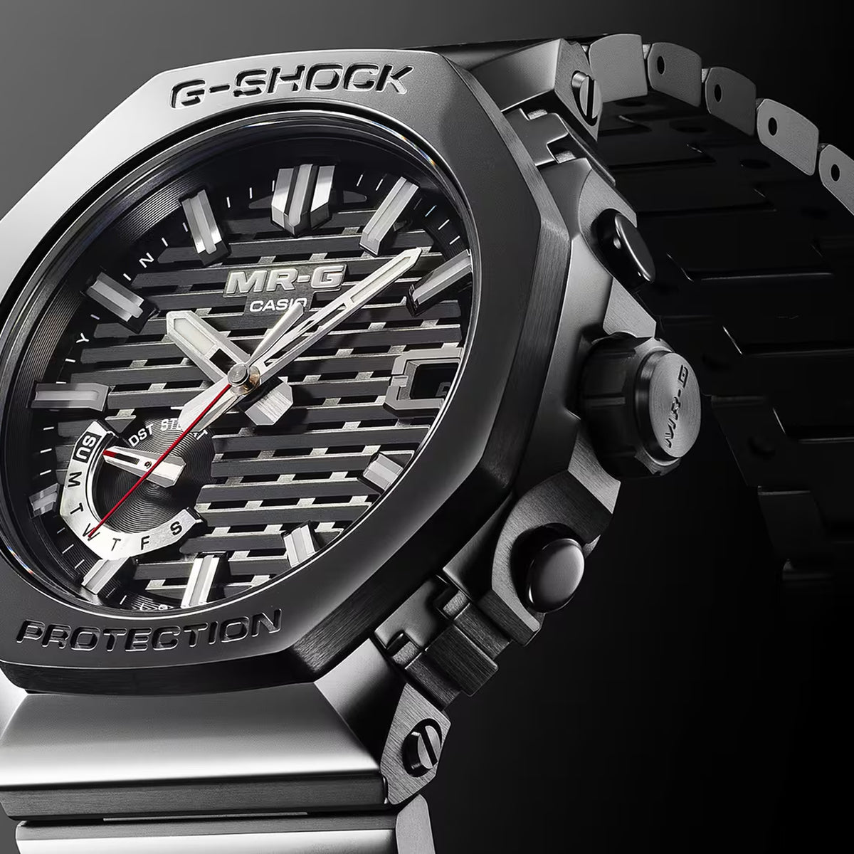 Montre Casio G-Shock MRG-B2100B-1A Solaire Radio-piloté Titane