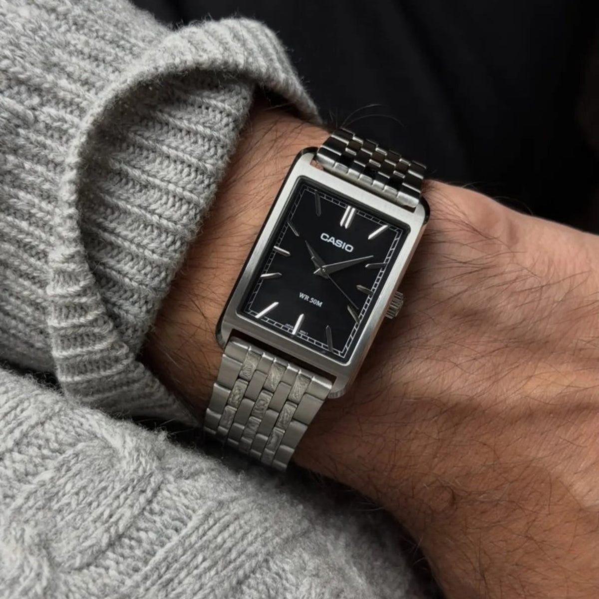 Casio Timeless MTP-B215D-1AV Rechteckige Herrenuhr Schwarz
