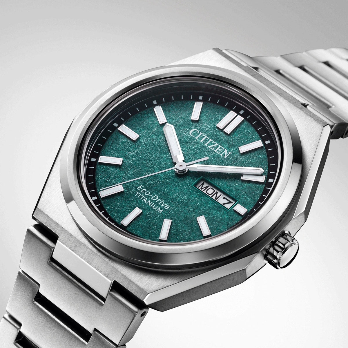 Reloj Citizen Zenshin AW0130-85XC Eco-Drive 39.5mm Super Titanium Verde Hombre