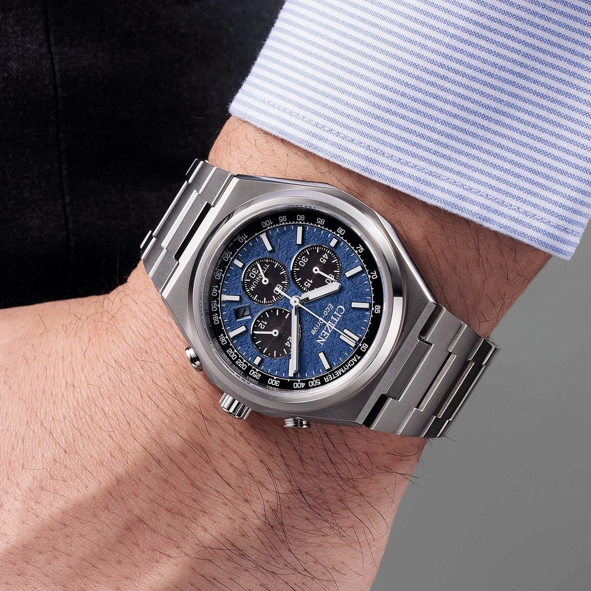 Montre Citizen CA4610-85L Chronographe Eco-Drive 42.5mm Super Titanium Bleu Homme