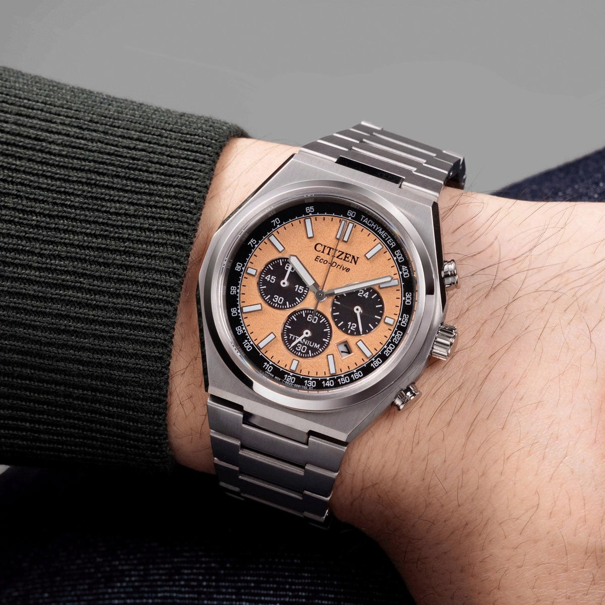 Montre Citizen CA4610-85Z Chronographe Eco-Drive 42.5mm Super Titanium Homme