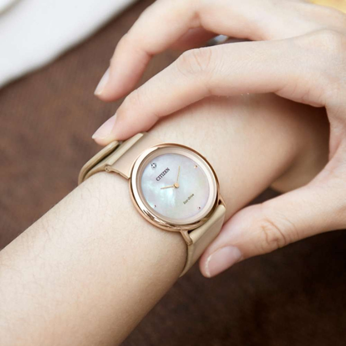 Montre Citizen EG7073-16Y Eco-Drive Nacré Femme