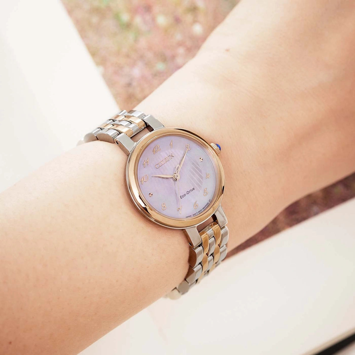 Montre Citizen EM0996-84Y Eco-Drive 27.7mm Nacré Femme
