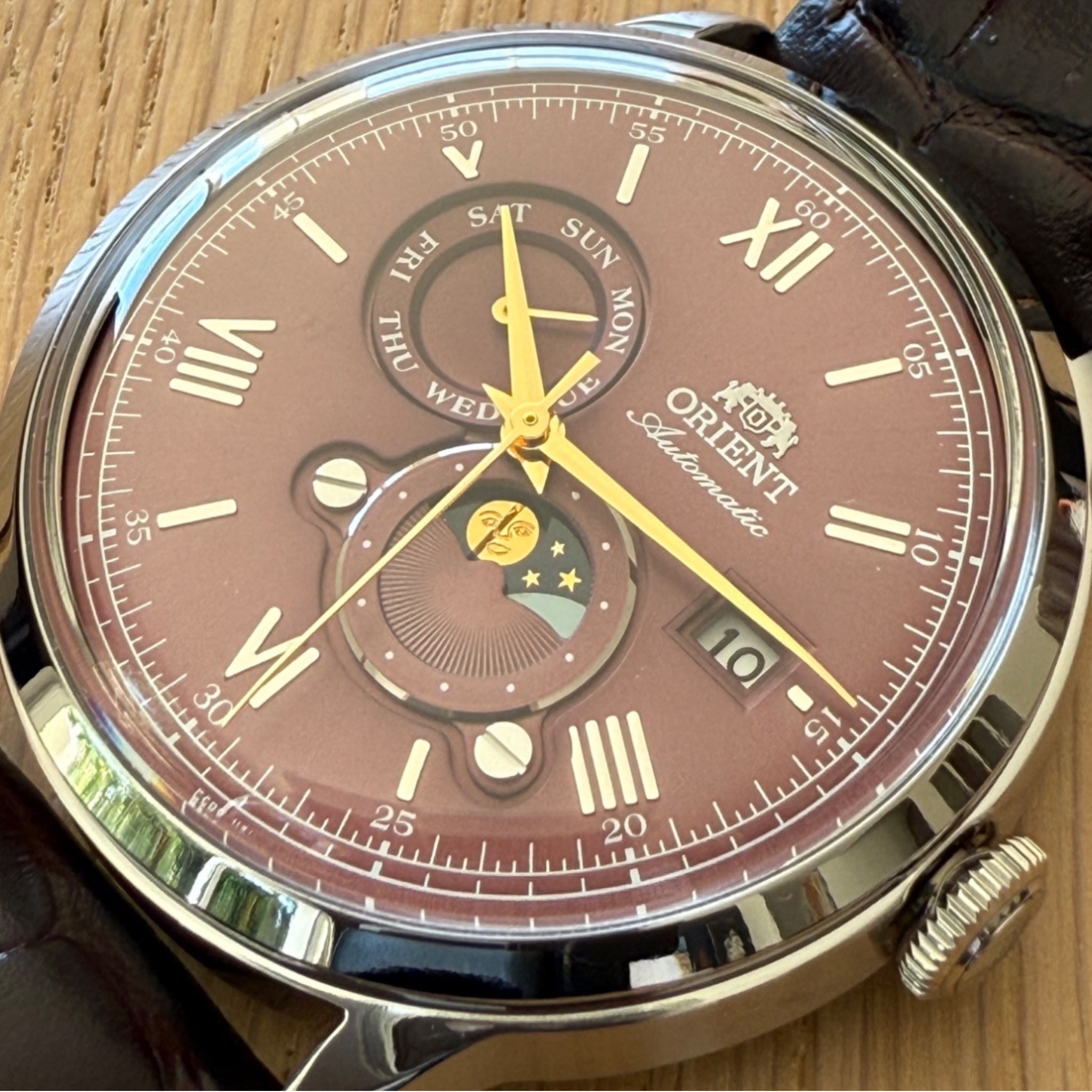 Montre Orient Bambino V9 Classic Sun and Moon RA-AK0807R30B Automatique Bordeaux