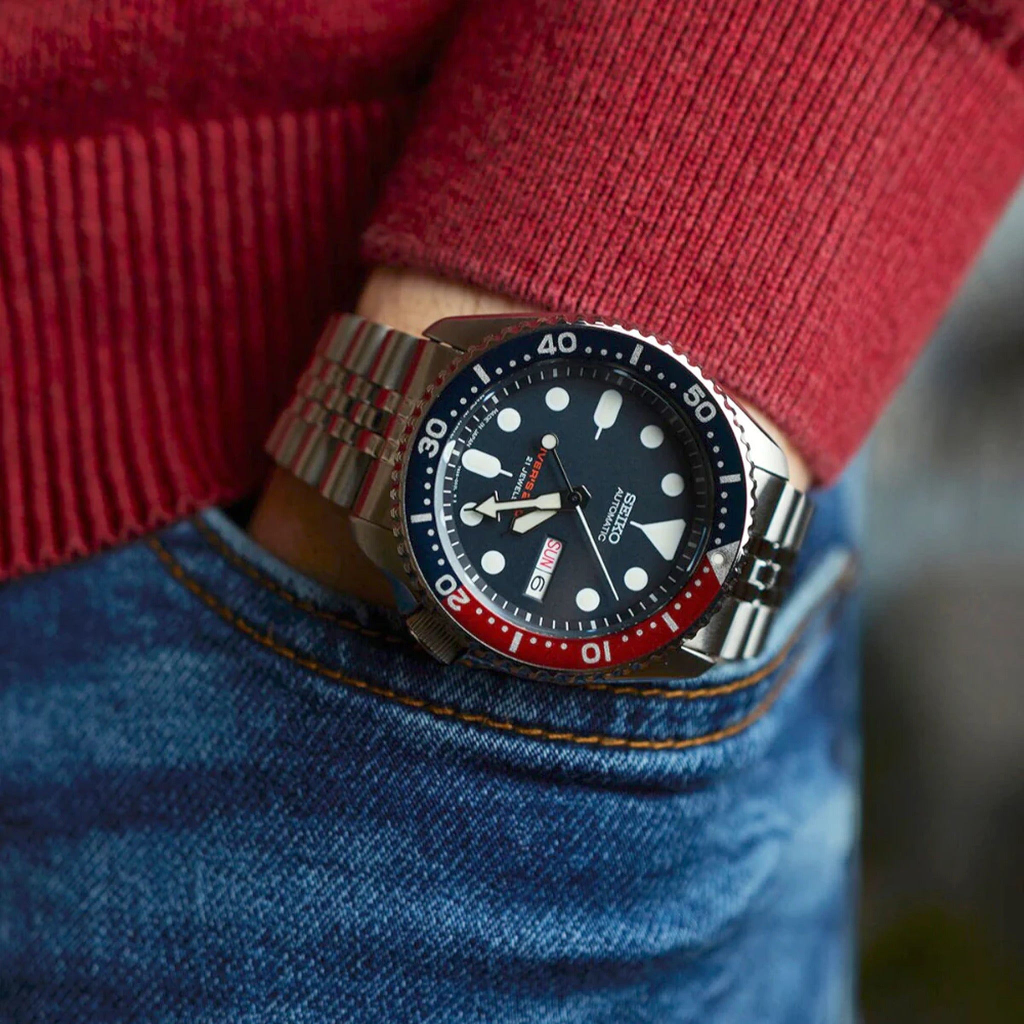 Seiko Automatic Men's Watch SKX009K2 Blue Red Jubilee Bracelet