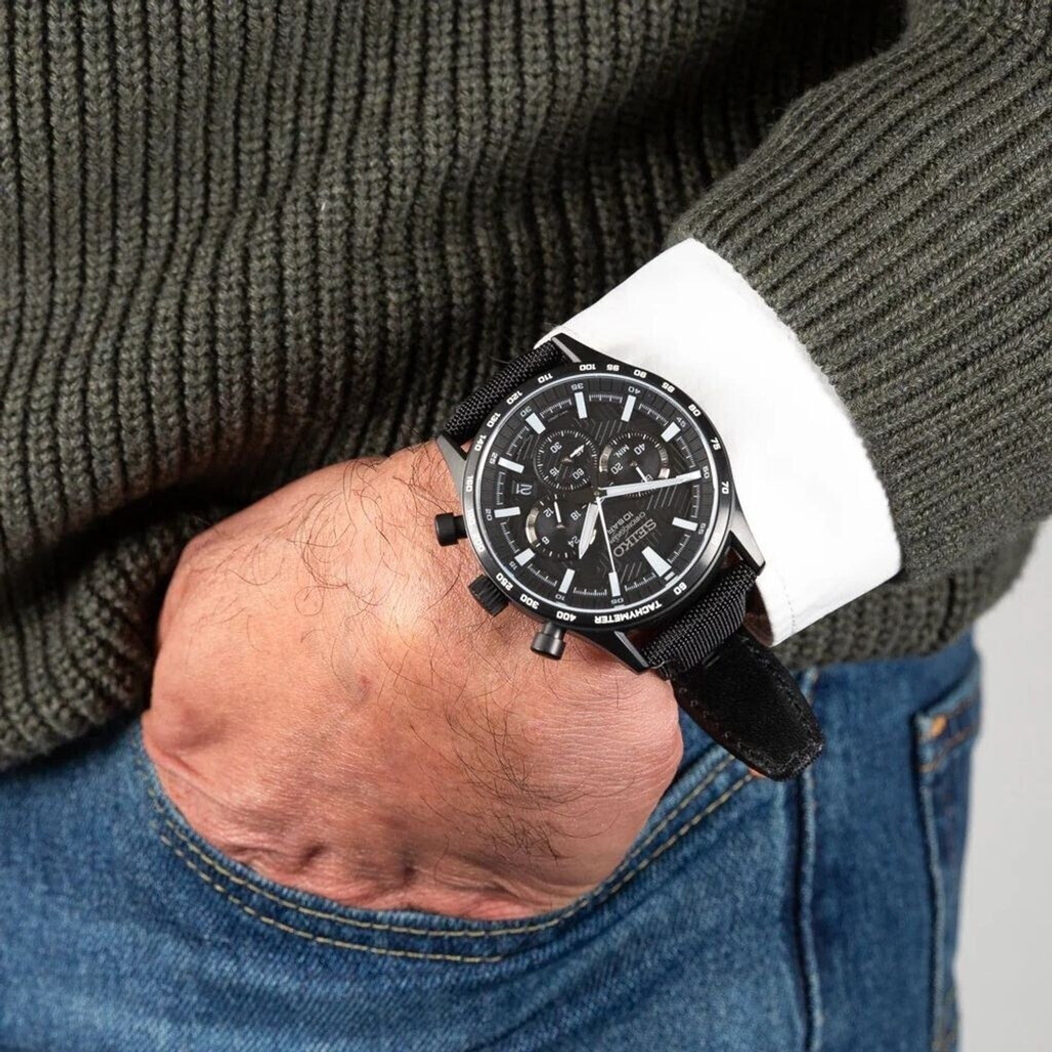 Montre Seiko Chronographe Urban Sports Homme Quartz SSB417P1 Noir Blanc Bracelet Nylon