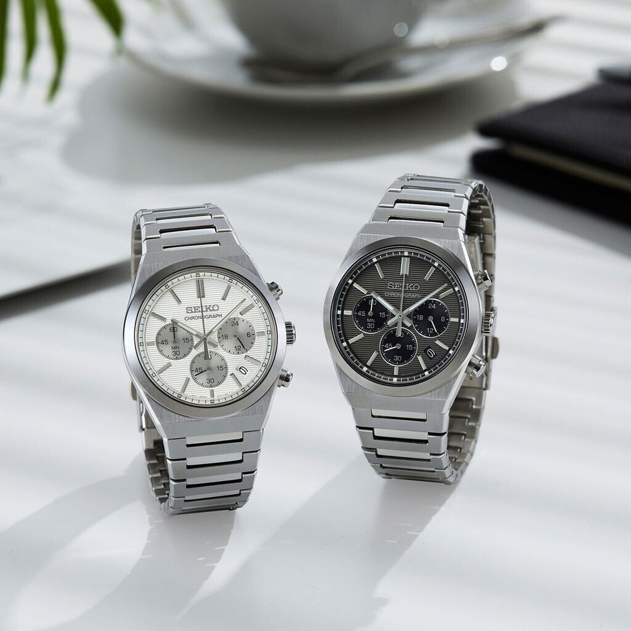 Seiko Men's Quartz Sports Chronograph Watch SSB451P1 White