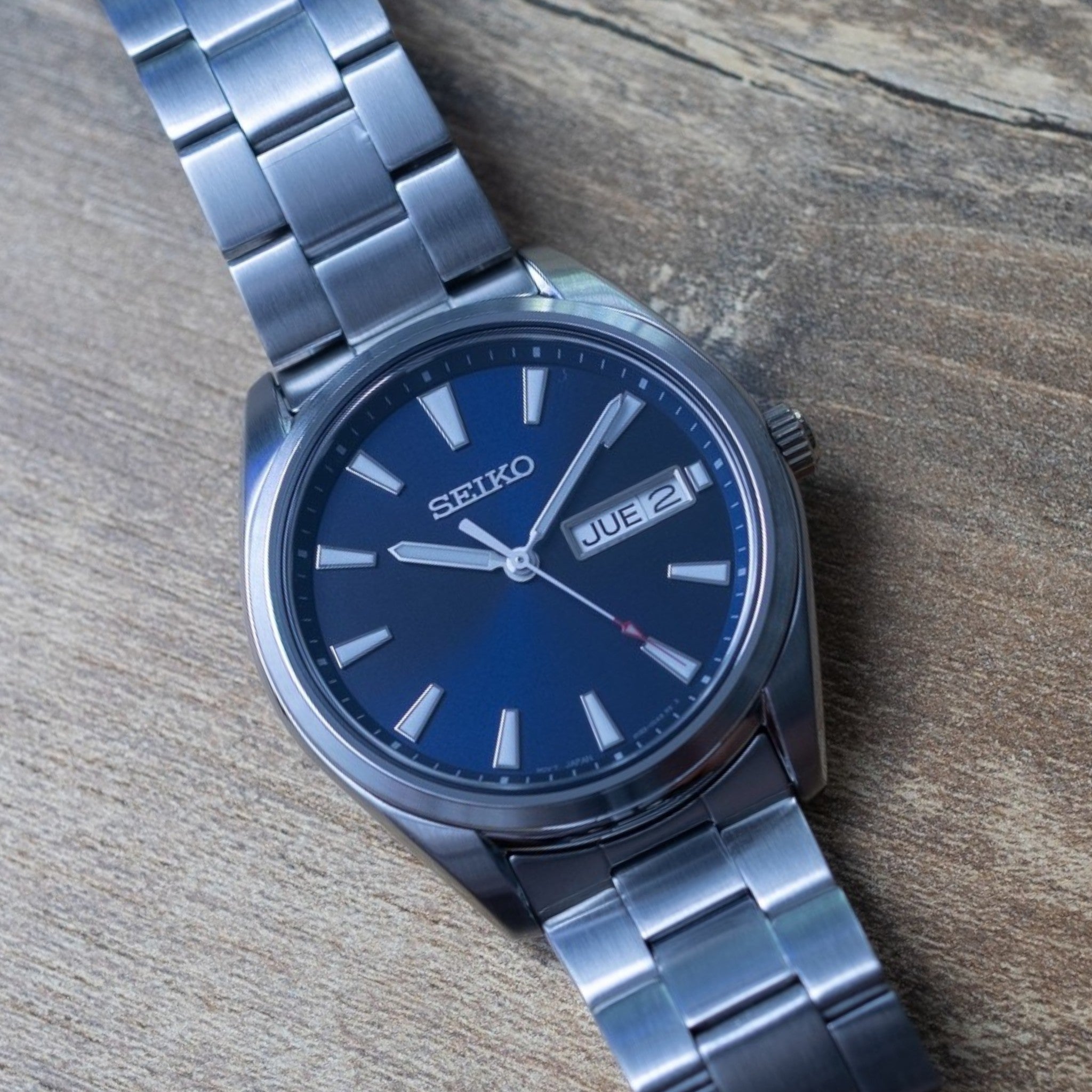 Montre Seiko Classic Homme SUR341P1 Bleu Jour / Date Quartz