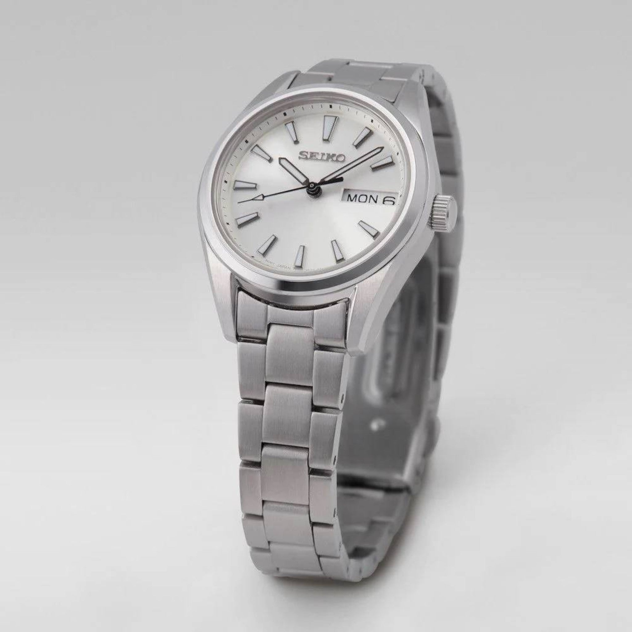 Montre Seiko Neo Classic Femme SUR349P1 Argenté Jour / Date Quartz