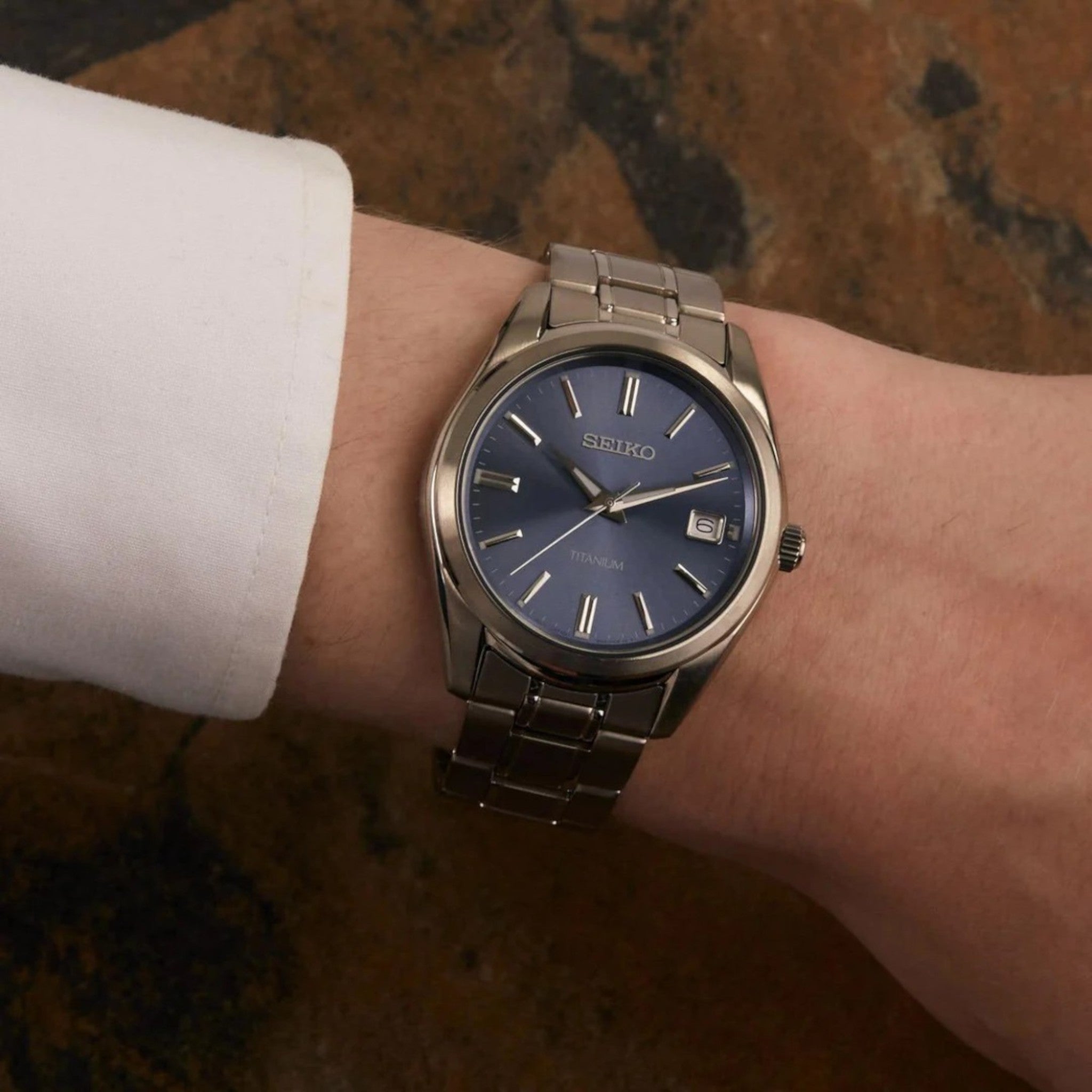 Montre Seiko Classic Homme SUR371P1 Bleu Titane Quartz