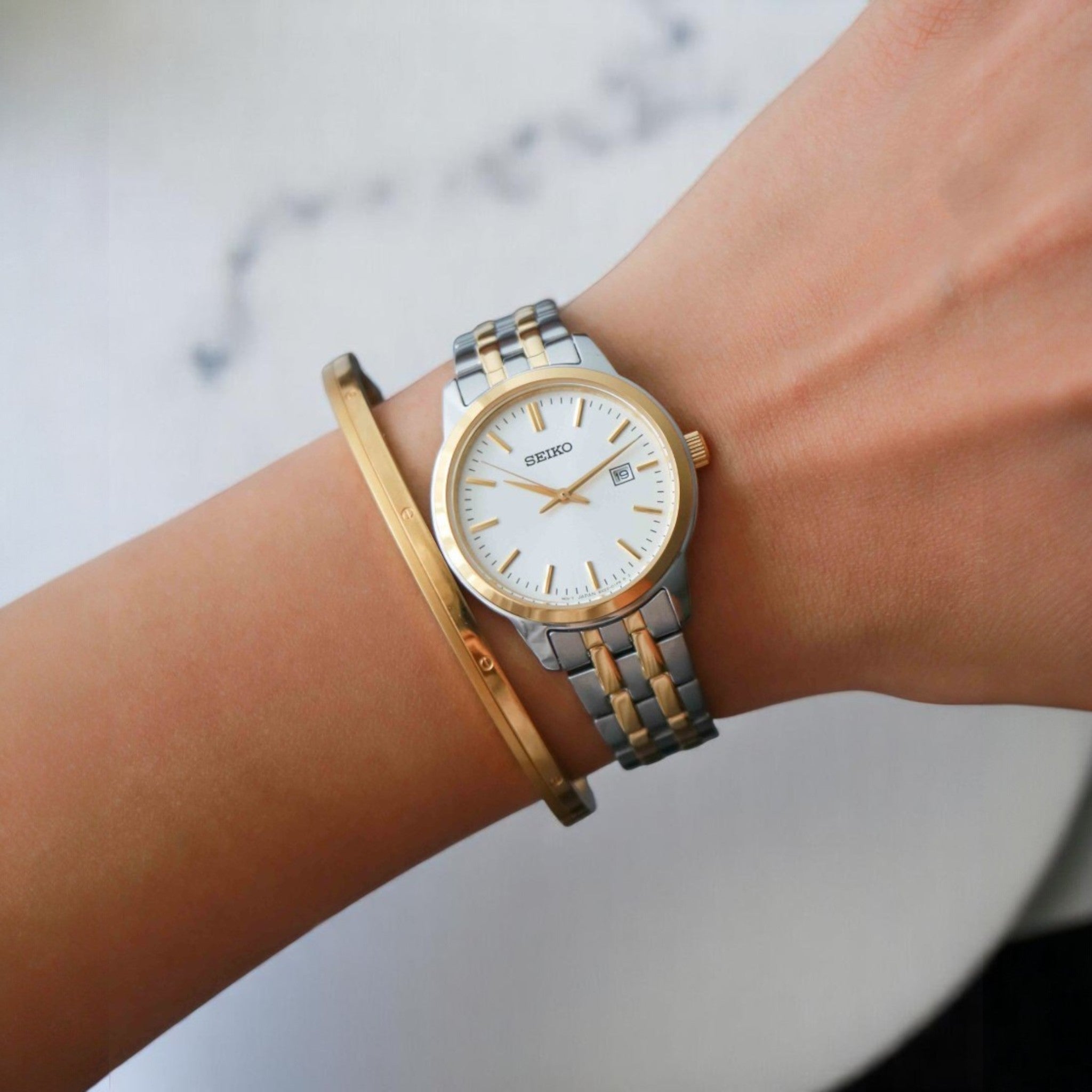 Seiko Classic Women's Watch SUR410P1 White Gold Quartz
