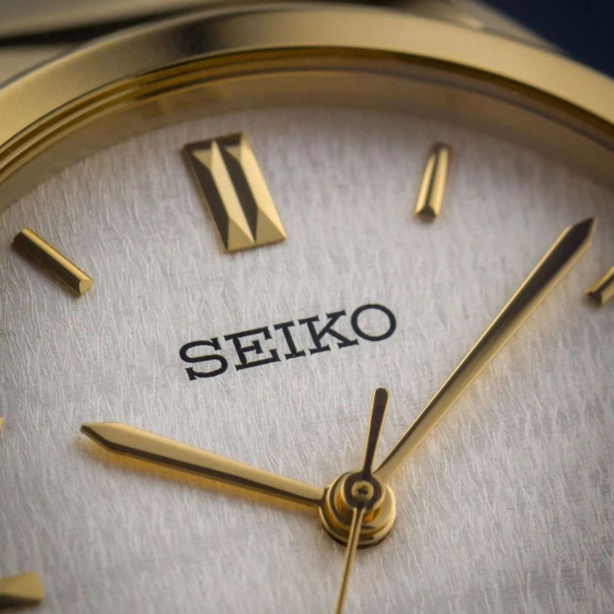 Montre Seiko Classic Femme SUR552P1 Blanc Plaqué Or Quartz