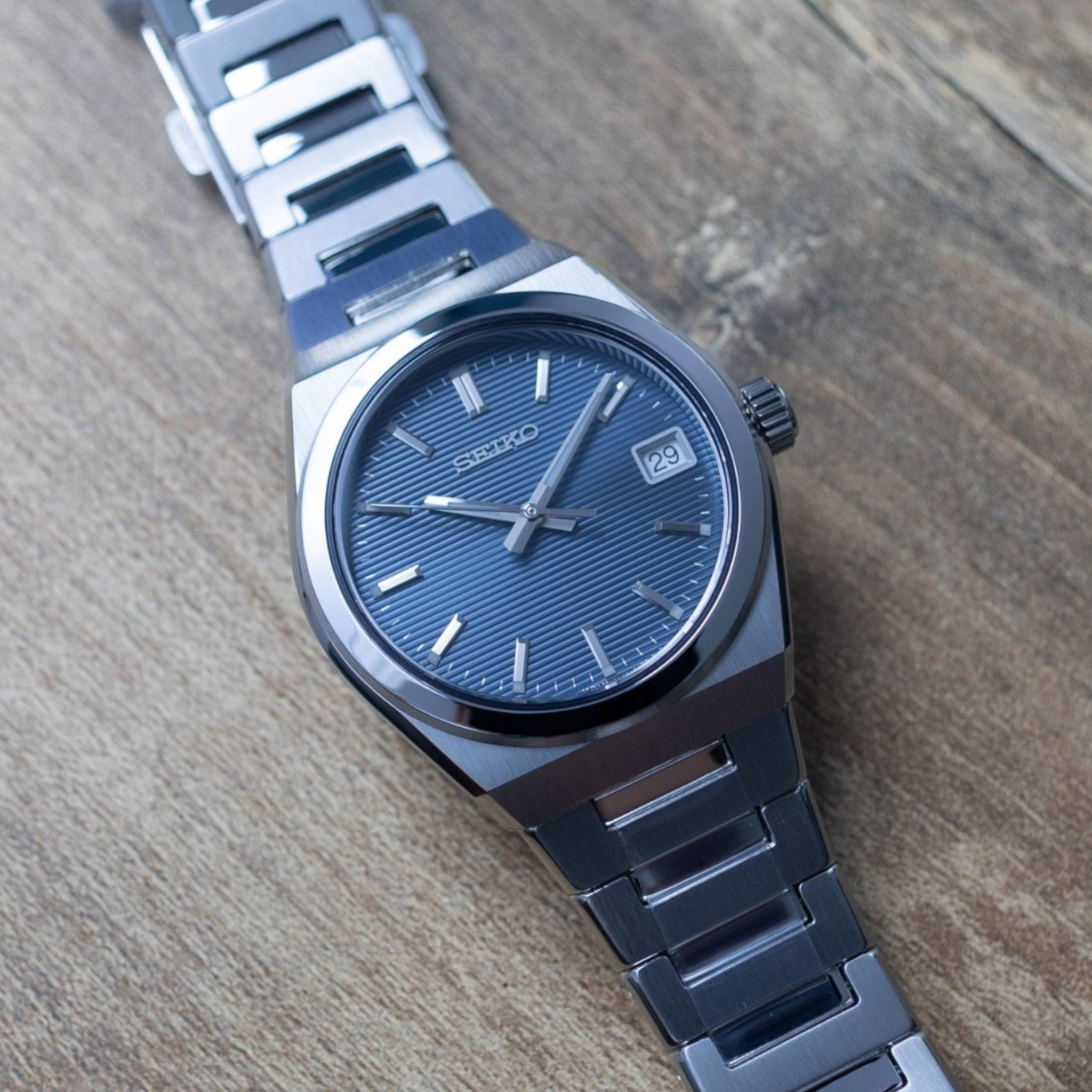 Montre Seiko Classic Femme SUR575P1 Bleu Quartz