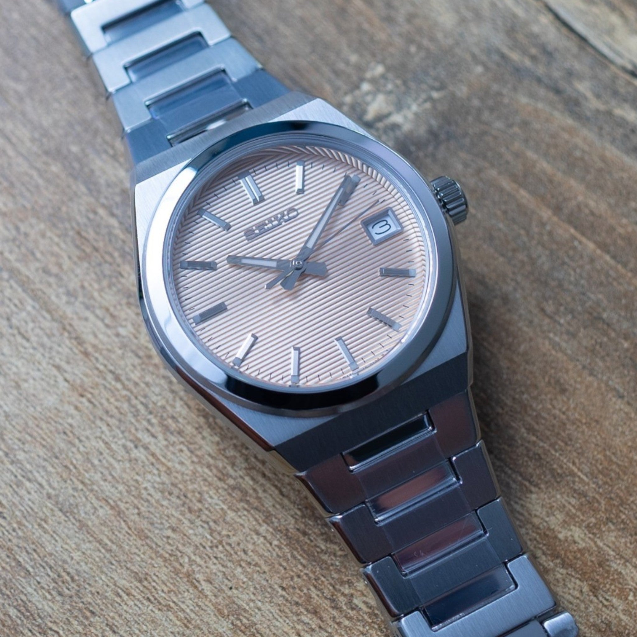 Montre Seiko Classic Femme SUR577P1 Saumon Quartz