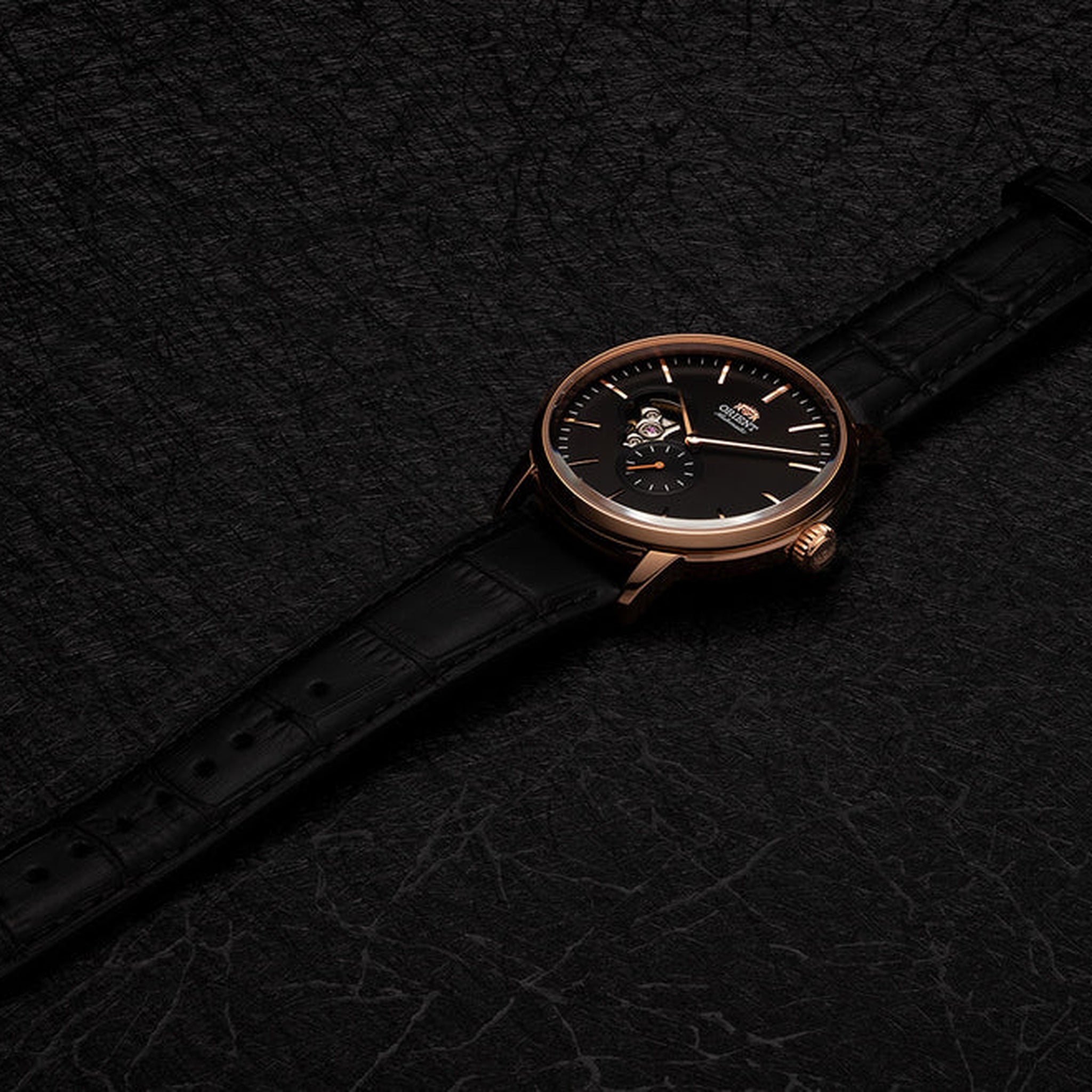 Montre Orient Contemporary RA-AR0103B30B Cœur ouvert Noir Automatique