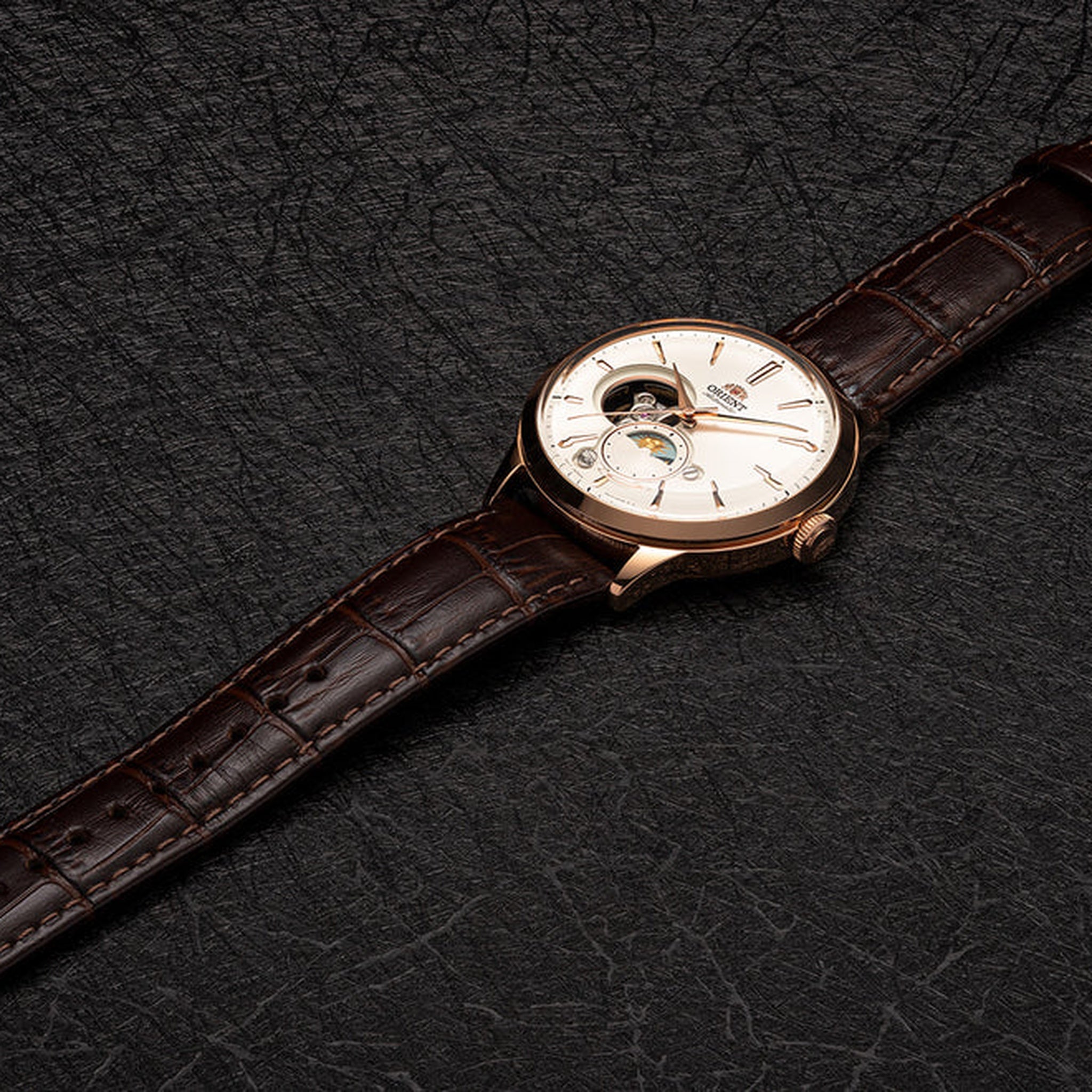 Montre Orient Classique RA-AS0102S30B Cœur ouvert Sun&Moon Blanc Automatique