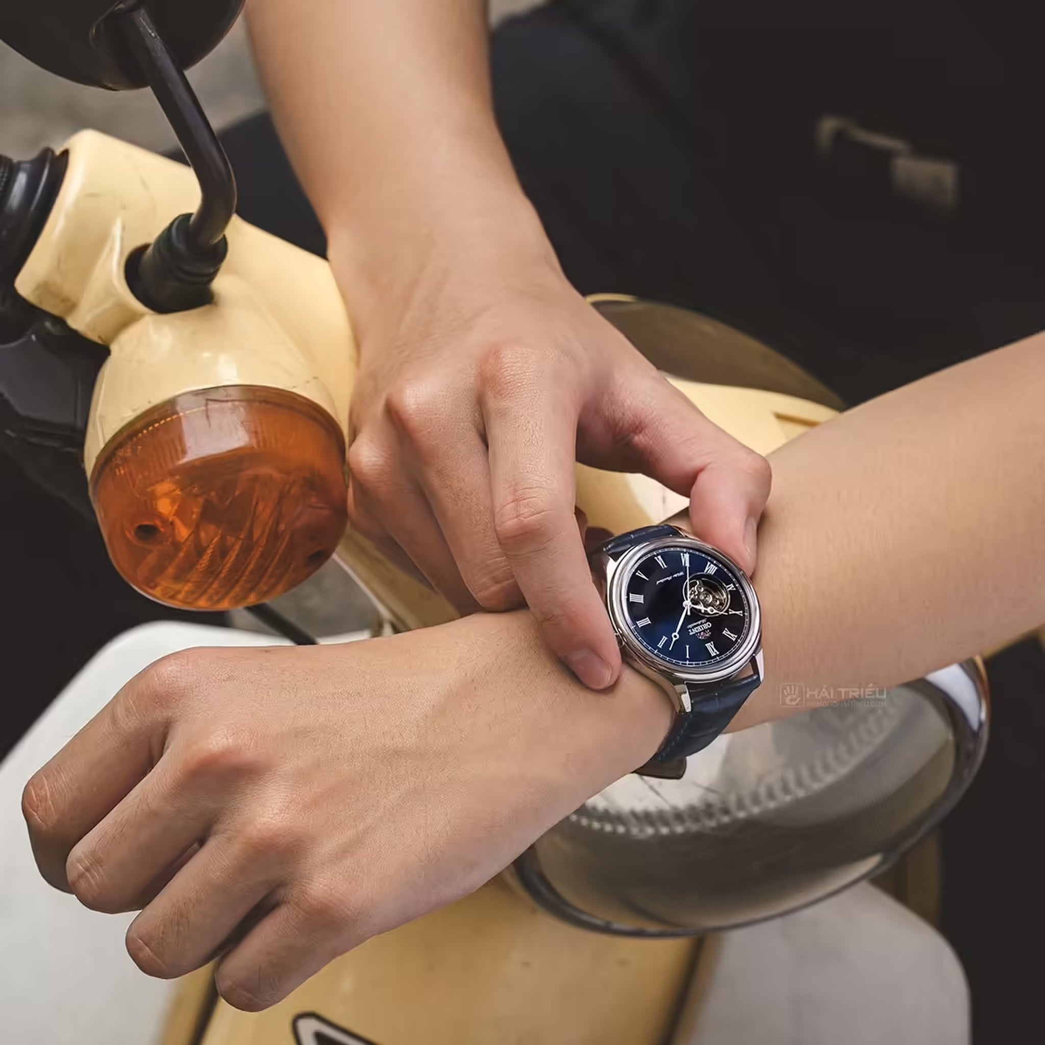 Montre Orient Contemporary TAG00004D0 Cœur ouvert Bleu Automatique