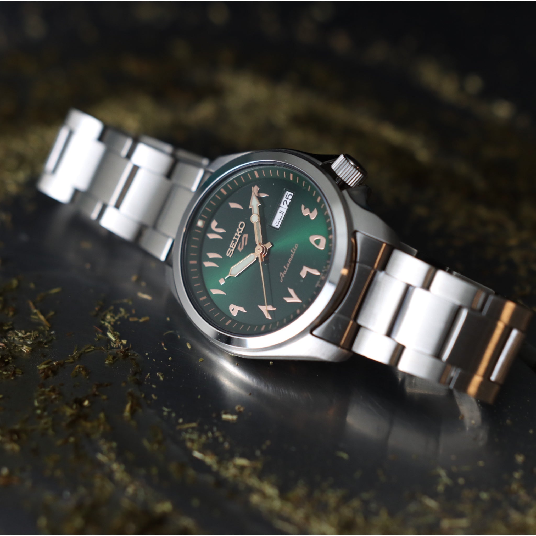 Montre Seiko Arabic Dial Green SRPH49K1