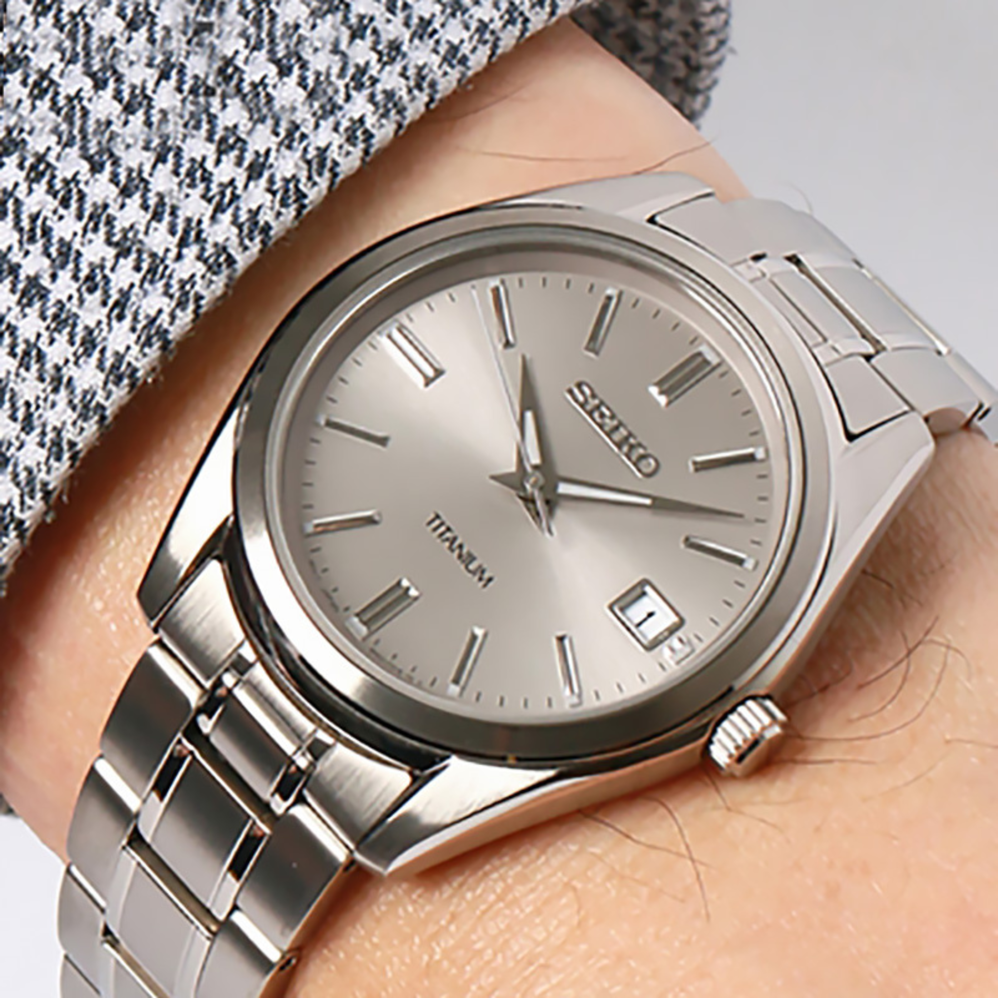 Montre Seiko Classic Homme SUR369P1 Argenté Titane Quartz